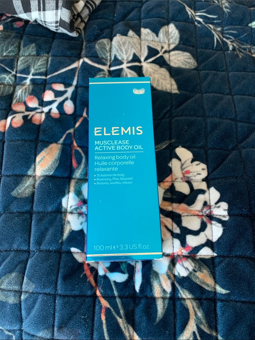 ELEMIS Teal Blue Musclease Active Body Oil Box